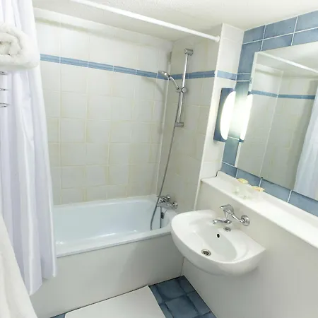 Campanile Nature - Paris Ouest Port Hotel 3*