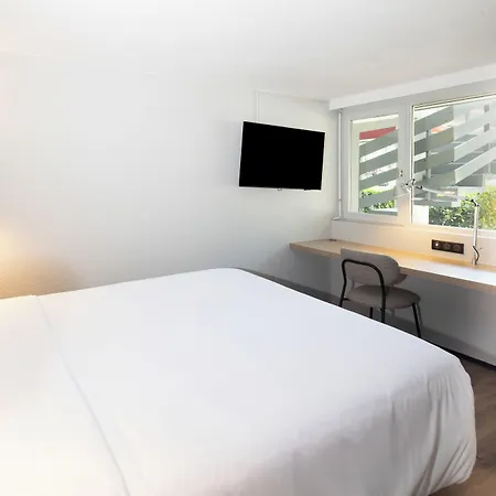 Campanile Nature - Paris Ouest Port Hotel