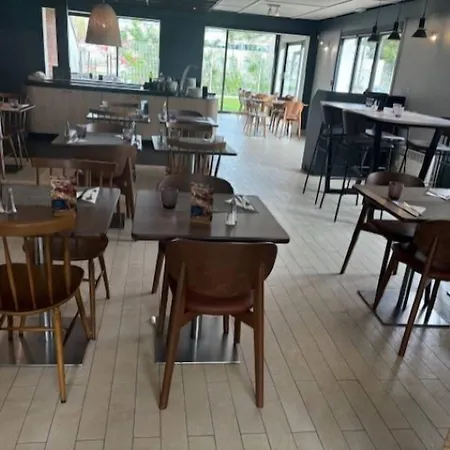 Campanile Nature - Paris Ouest Port