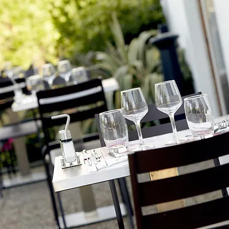 Campanile Paris Ouest - Port 3*